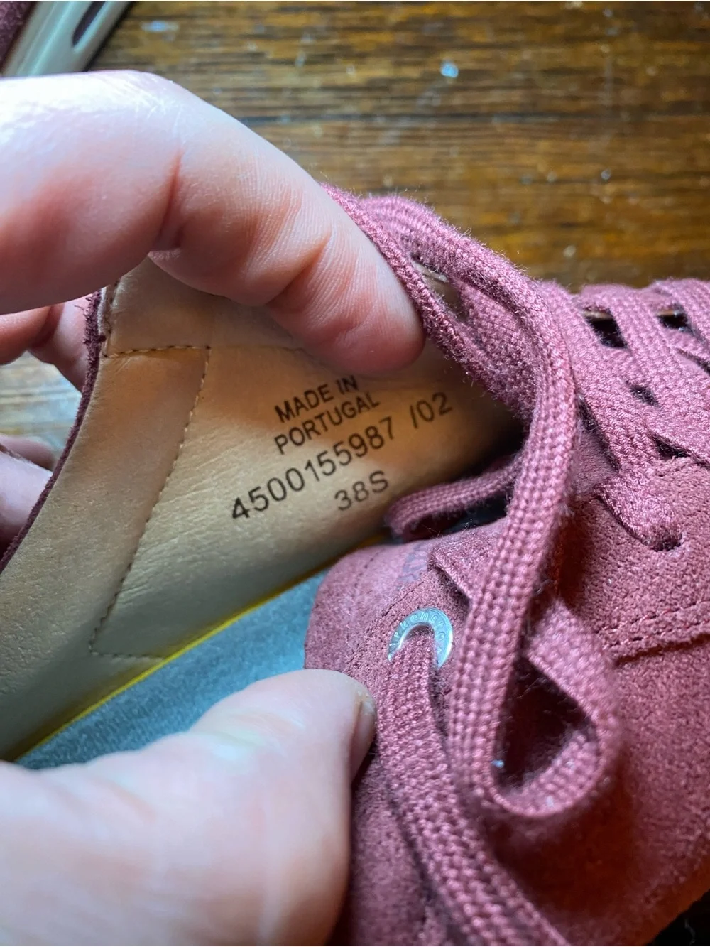 EUC 38 Birkenstock Bend Low Suede Leather Sneaker in Zinfandel colorway